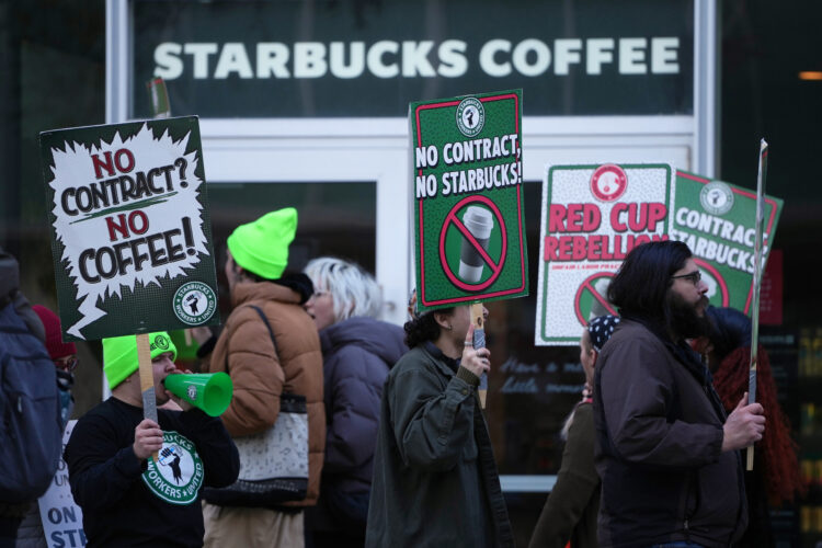 Starbucks Workers Kick Off 65-Store U.S. Strike on Company’s Busy Red Cup Day